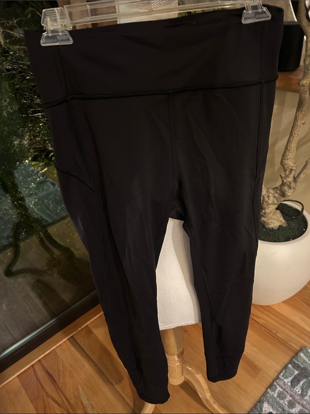 LULULEMON LEGGINGS 8